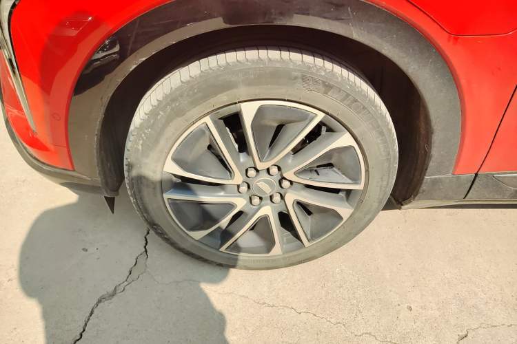 Used Cadillac OPTIQ 2024 Four-Wheel Drive Long-Range Version Left Front Wheel Hub