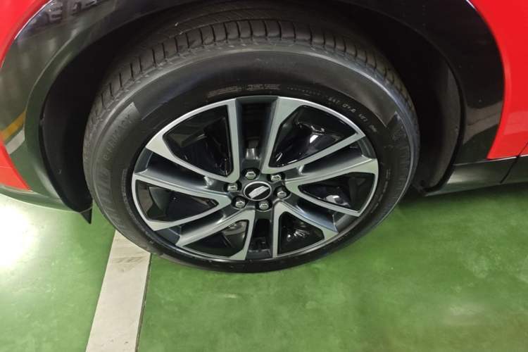 Used Cadillac OPTIQ 2024 Four-Wheel Drive Long-Range Version Left Front Wheel Hub