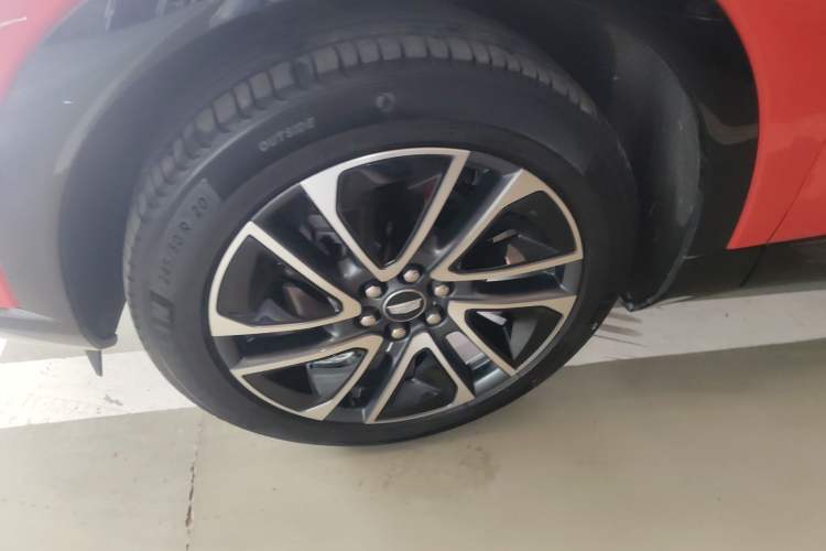 Used Cadillac OPTIQ 2024 Four-Wheel Drive Long-Range Version Left Front Wheel Hub