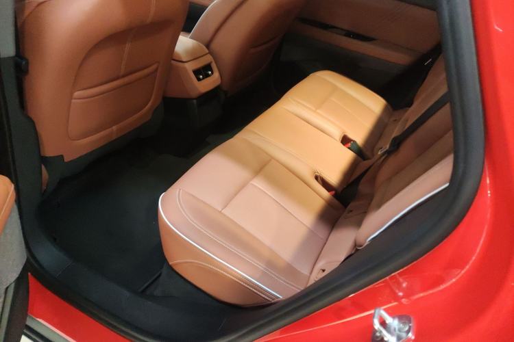 Used Cadillac OPTIQ 2024 Four-Wheel Drive Long-Range Version Left Rear Seat