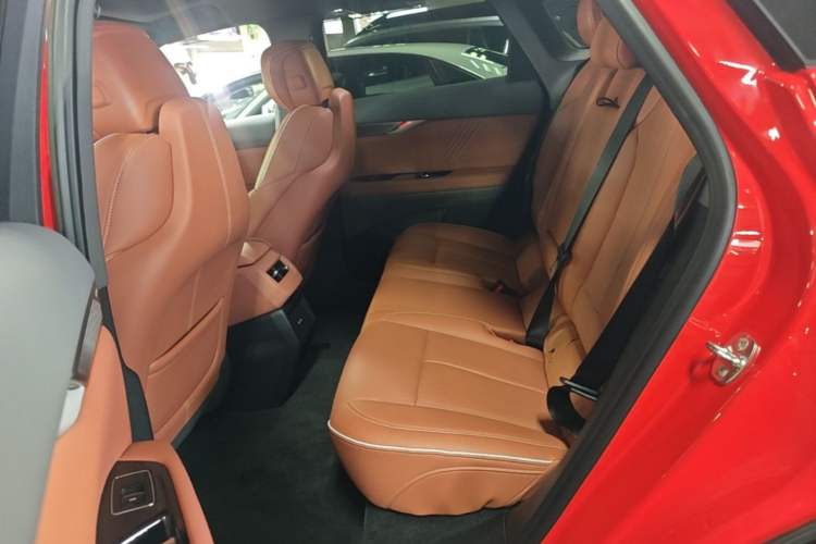 Used Cadillac OPTIQ 2024 Four-Wheel Drive Long-Range Version Left Rear Seat