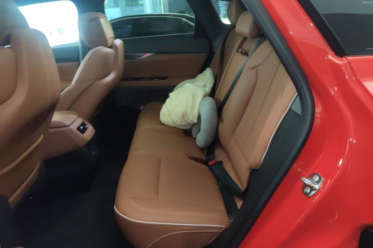 Used Cadillac OPTIQ 2024 Four-Wheel Drive Long-Range Version Left Rear Seat