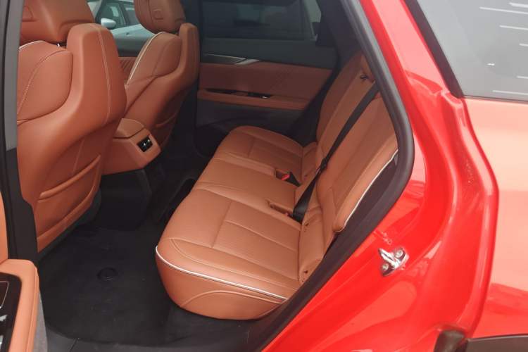 Used Cadillac OPTIQ 2024 Four-Wheel Drive Long-Range Version Left Rear Seat
