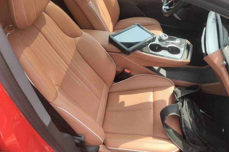 Used Cadillac OPTIQ 2024 Four-Wheel Drive Long-Range Version Right Front Seat
