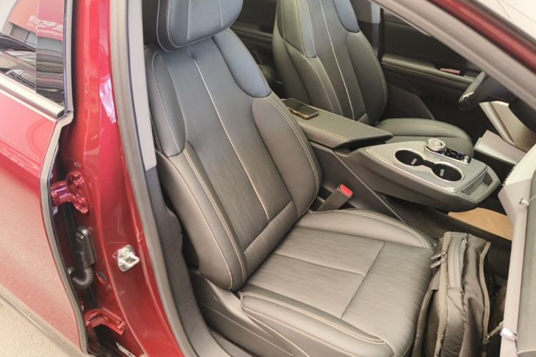 Used Cadillac OPTIQ 2024 Four-Wheel Drive Long-Range Version Right Front Seat
