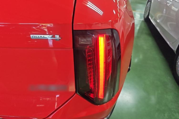 Used Cadillac OPTIQ 2024 Four-Wheel Drive Long-Range Version Right Rear Taillight