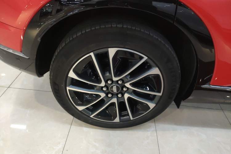 Used Cadillac OPTIQ 2024 Four-Wheel Drive Long-Range Version Right Rear Wheel Hub