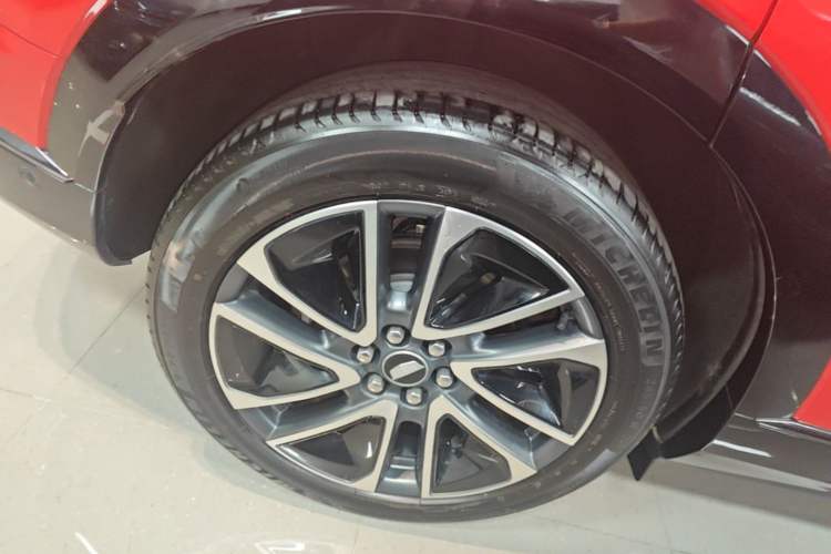 Used Cadillac OPTIQ 2024 Four-Wheel Drive Long-Range Version Right Rear Wheel Hub