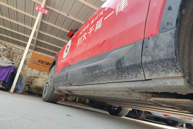 Used Cadillac OPTIQ 2024 Four-Wheel Drive Long-Range Version Right Side Sill