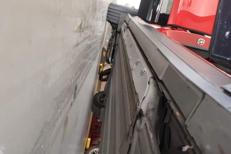 Used Cadillac OPTIQ 2024 Four-Wheel Drive Long-Range Version Right Side Sill