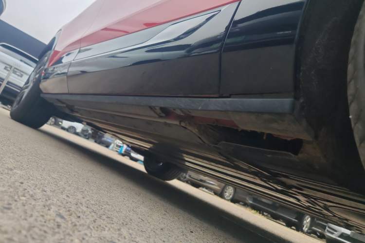 Used Cadillac OPTIQ 2024 Four-Wheel Drive Long-Range Version Right Side Sill