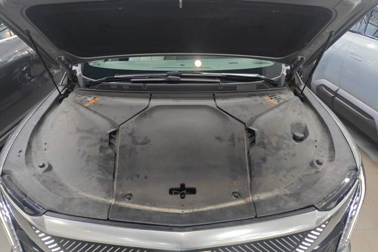 Used Cadillac OPTIQ 2024 Standard Range Version Engine Bay