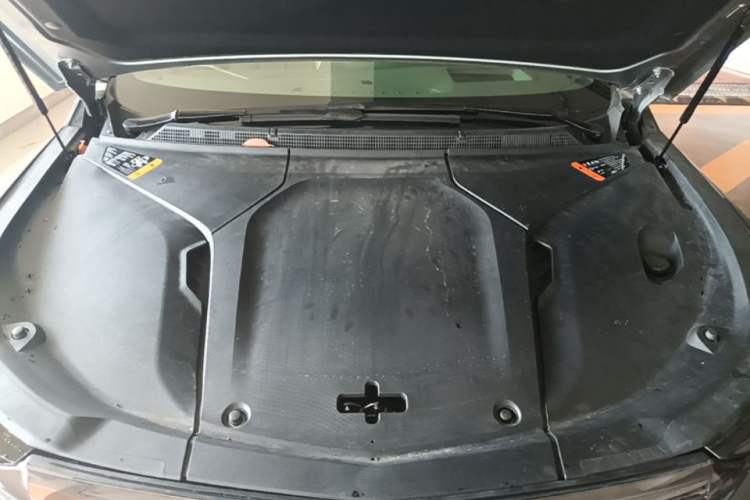 Used Cadillac OPTIQ 2024 Four-Wheel Drive Long-Range Version Engine Bay