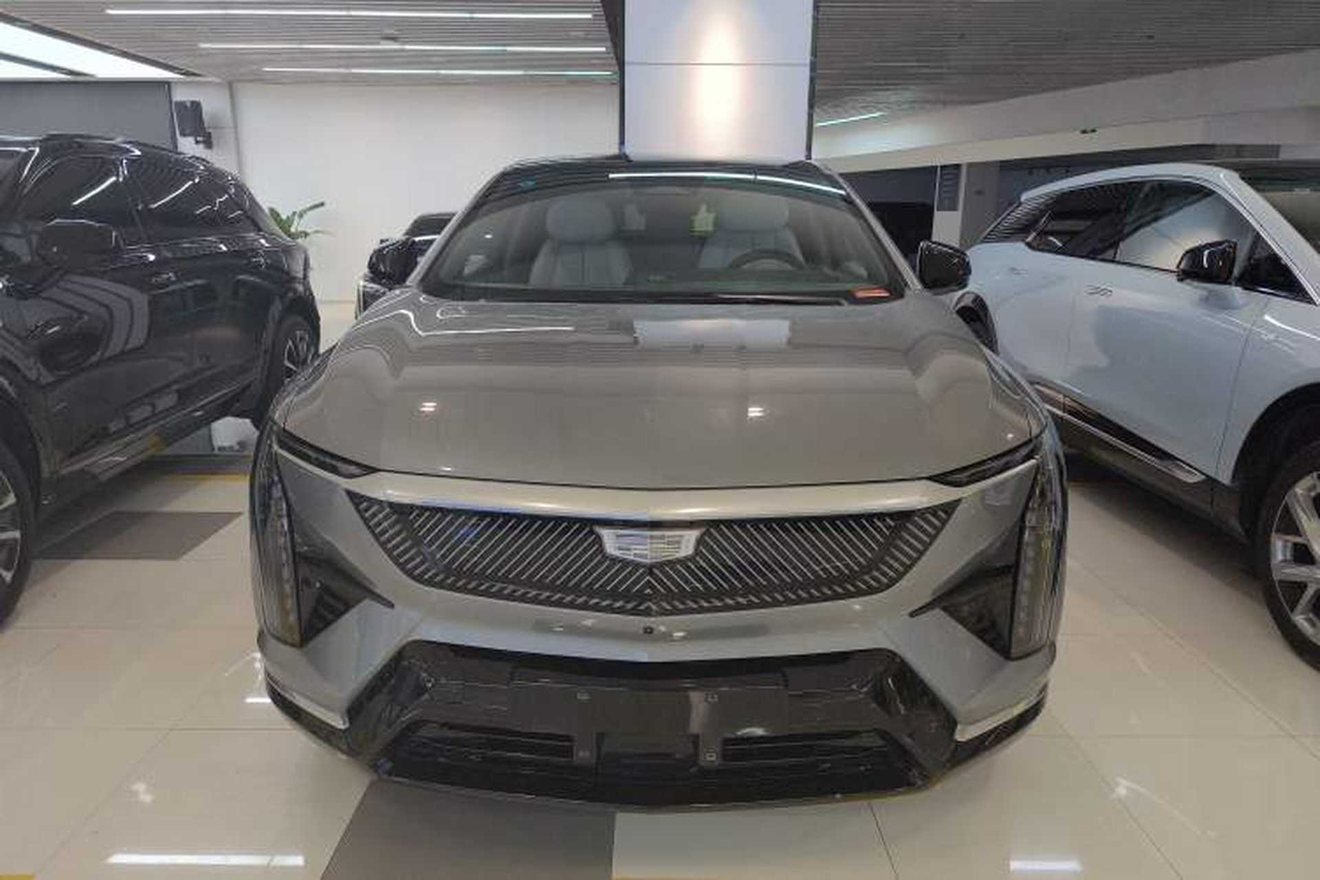 Used Cadillac OPTIQ 2024 Standard Range Version Exterior 1