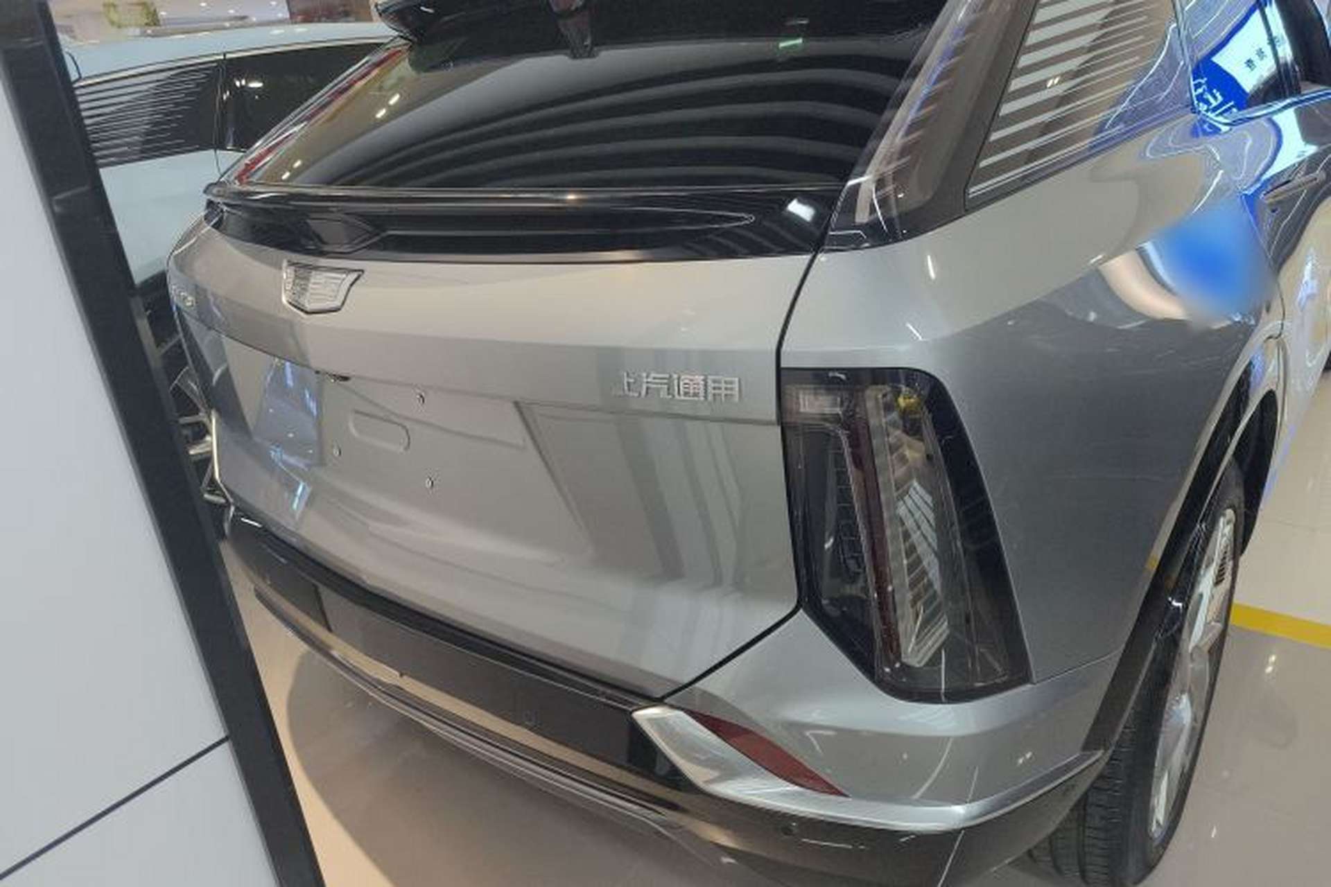 Used Cadillac OPTIQ 2024 Standard Range Version Exterior 4