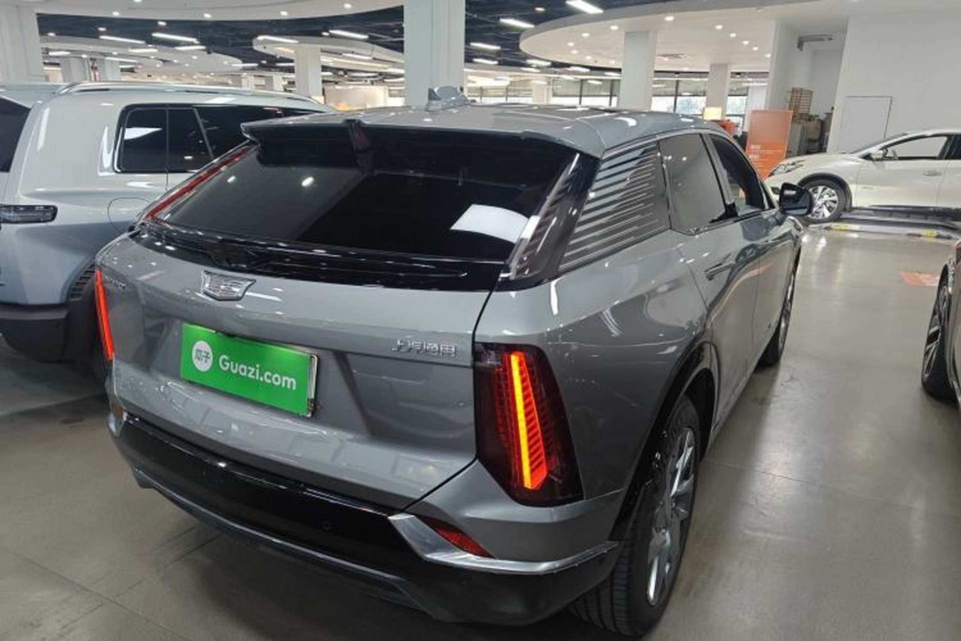 Used Cadillac OPTIQ 2024 Standard Range Version Exterior 5