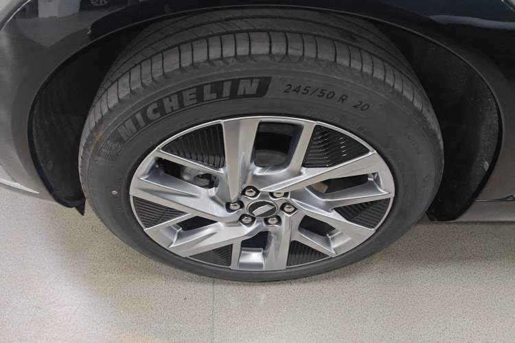 Used Cadillac OPTIQ 2024 Standard Range Version Exterior 7