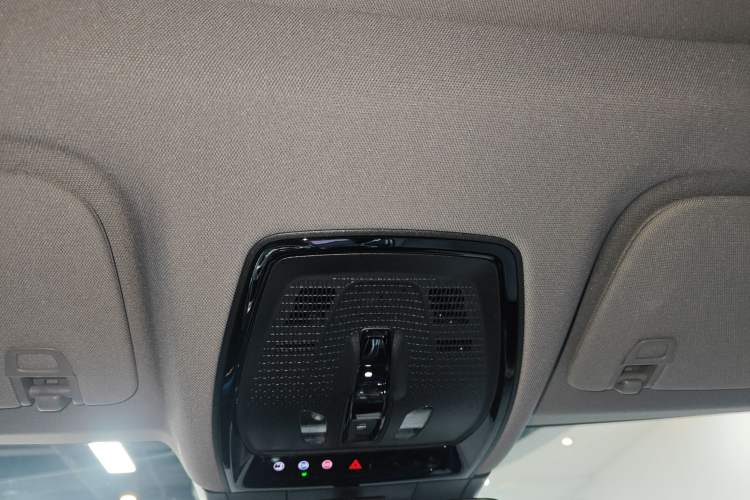 Used Cadillac OPTIQ 2024 Standard Range Version Headliner