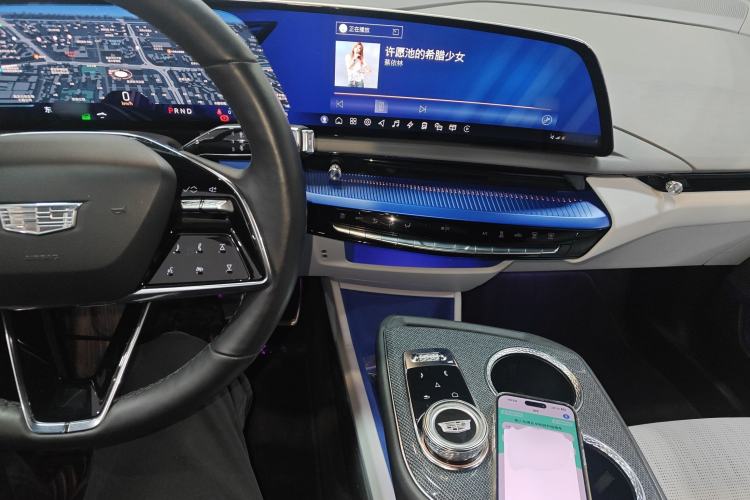 Used Cadillac OPTIQ 2024 Standard Range Version Interior 2