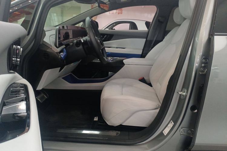 Used Cadillac OPTIQ 2024 Four-Wheel Drive Long-Range Version Interior 3