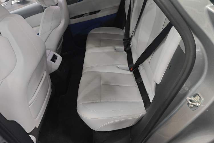 Used Cadillac OPTIQ 2024 Standard Range Version Interior 4