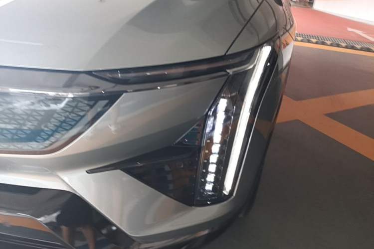 Used Cadillac OPTIQ 2024 Four-Wheel Drive Long-Range Version Left Front Headlight