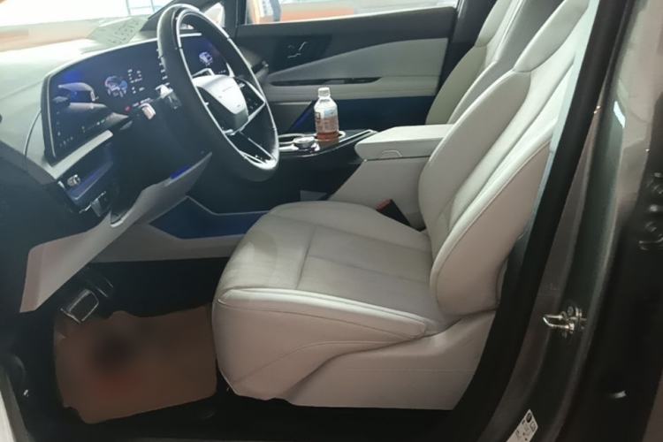 Used Cadillac OPTIQ 2024 Four-Wheel Drive Long-Range Version Left Front Seat