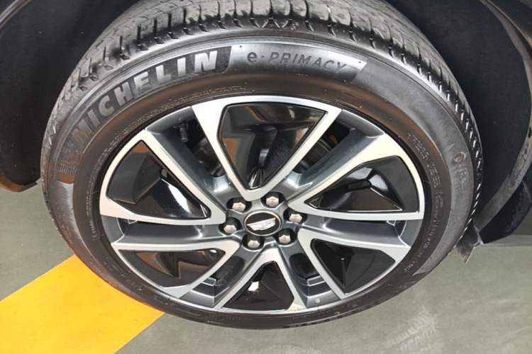 Used Cadillac OPTIQ 2024 Four-Wheel Drive Long-Range Version Right Rear Wheel Hub