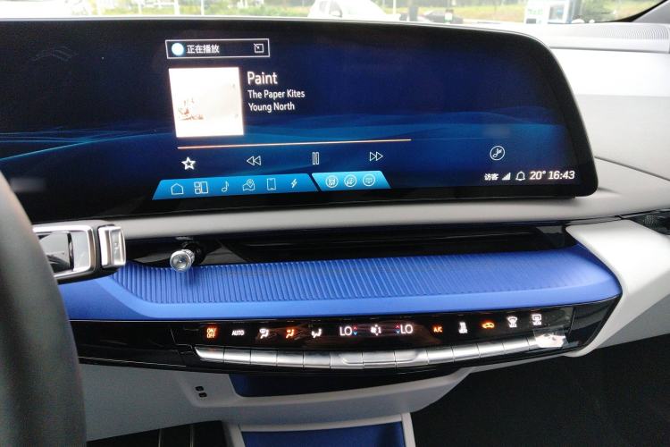 Used Cadillac OPTIQ 2024 Standard Range Version Audio And AC Panel