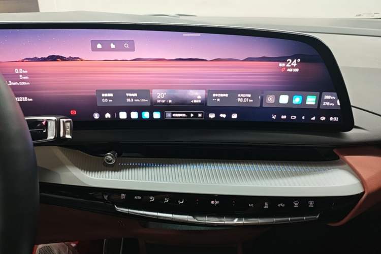 Used Cadillac OPTIQ 2024 Four-Wheel Drive Long-Range Version Audio And AC Panel