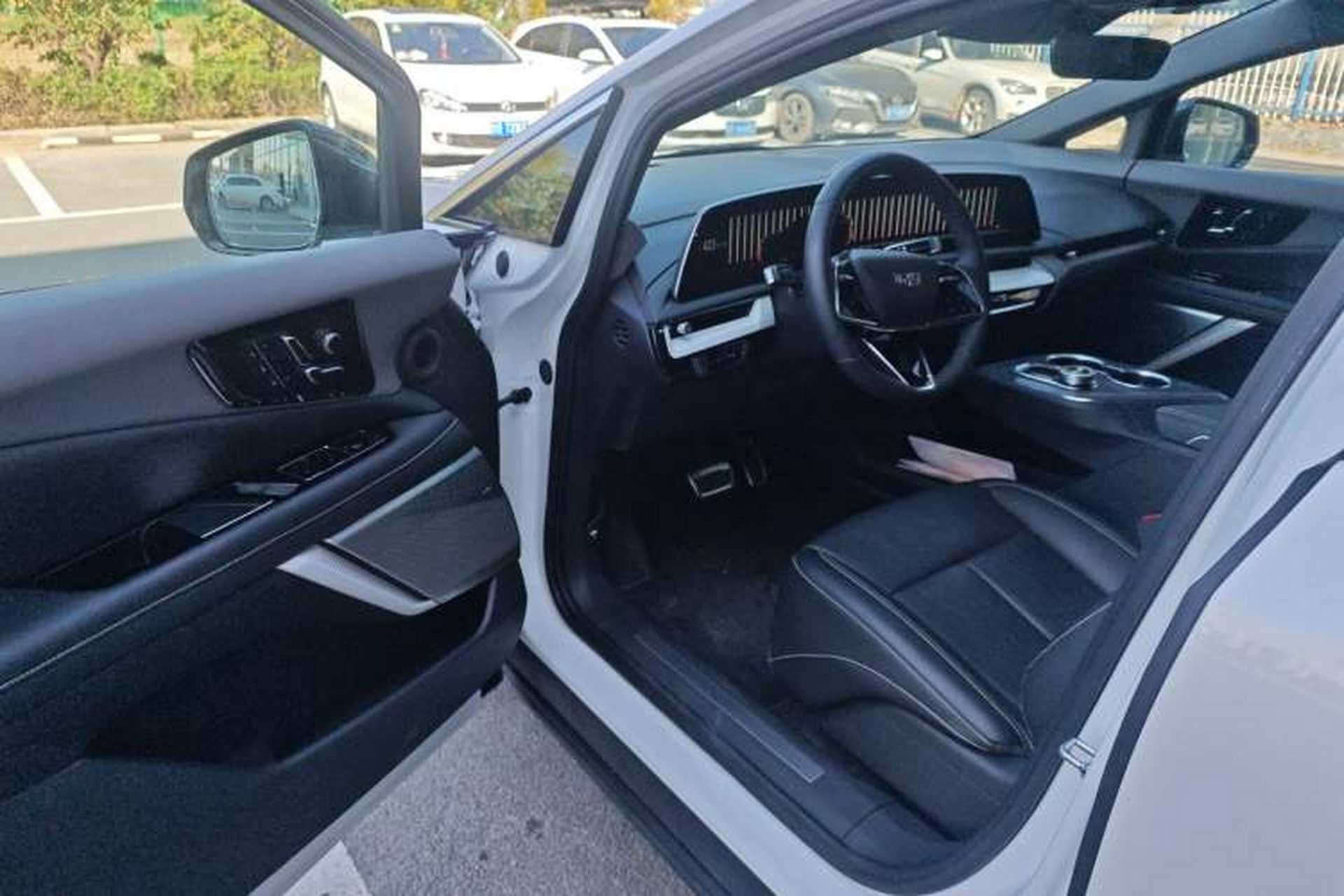 Used Cadillac OPTIQ 2024 Standard Range Version Driver Seat