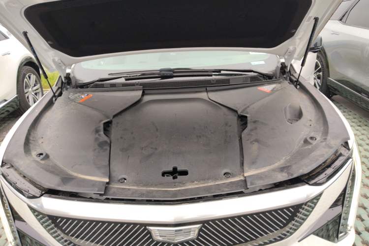 Used Cadillac OPTIQ 2024 Standard Range Version Engine Bay
