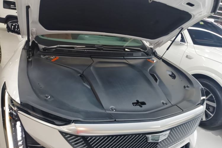Used Cadillac OPTIQ 2024 Standard Range Version Engine Bay