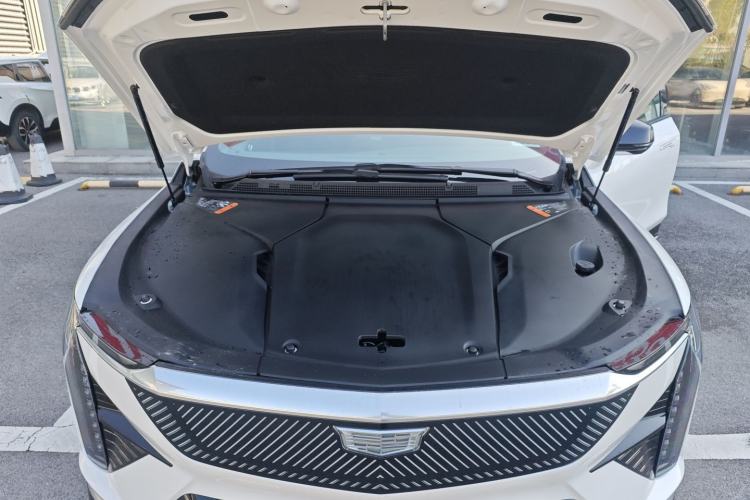 Used Cadillac OPTIQ 2024 Standard Range Version Engine Bay