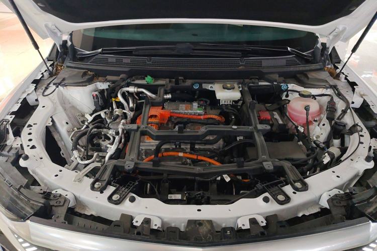 Used Cadillac OPTIQ 2024 Standard Range Version Engine Bay