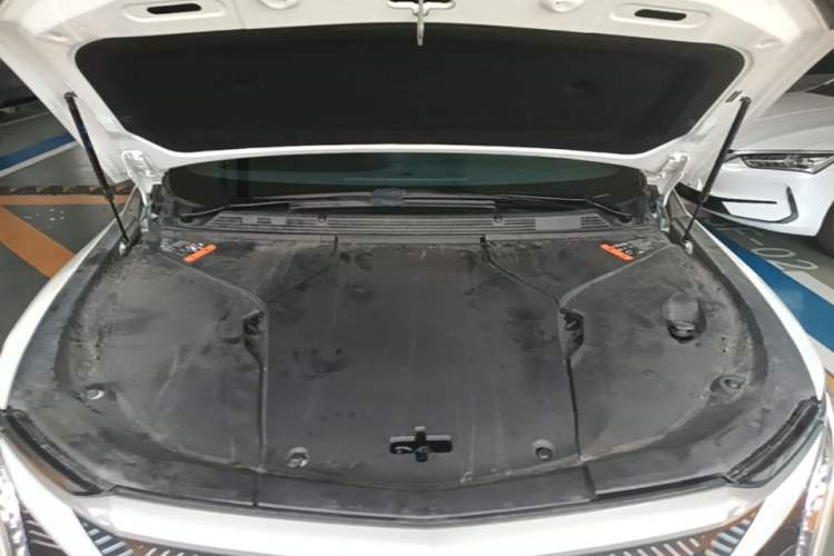 Used Cadillac OPTIQ 2024 Standard Range Version Engine Bay