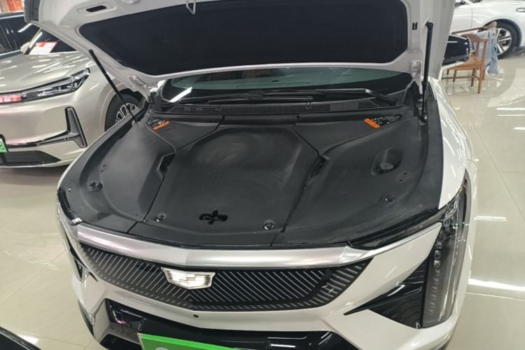 Used Cadillac OPTIQ 2024 Standard Range Version Engine Bay