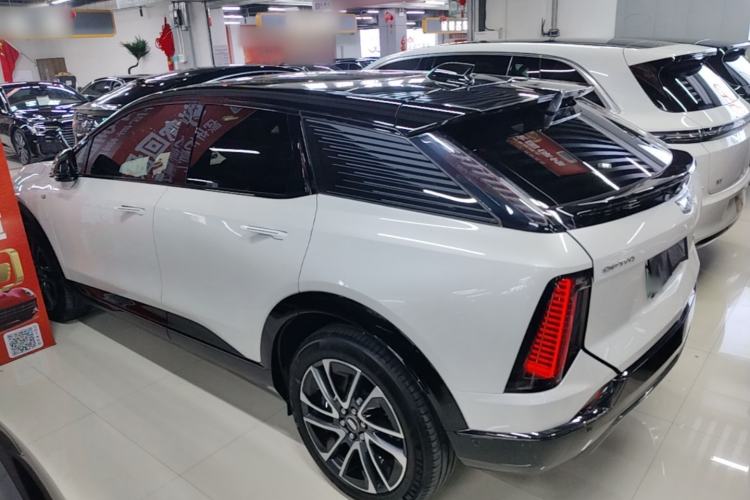 Used Cadillac OPTIQ 2024 Four-Wheel Drive Long-Range Version Exterior 2
