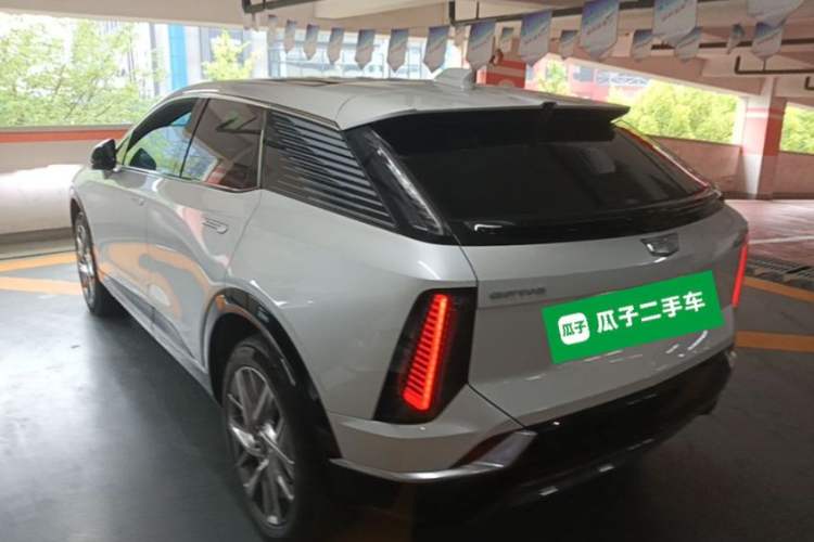 Used Cadillac OPTIQ 2024 Standard Range Version Exterior 2