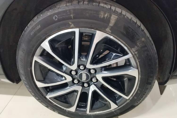 Used Cadillac OPTIQ 2024 Four-Wheel Drive Long-Range Version Exterior 4