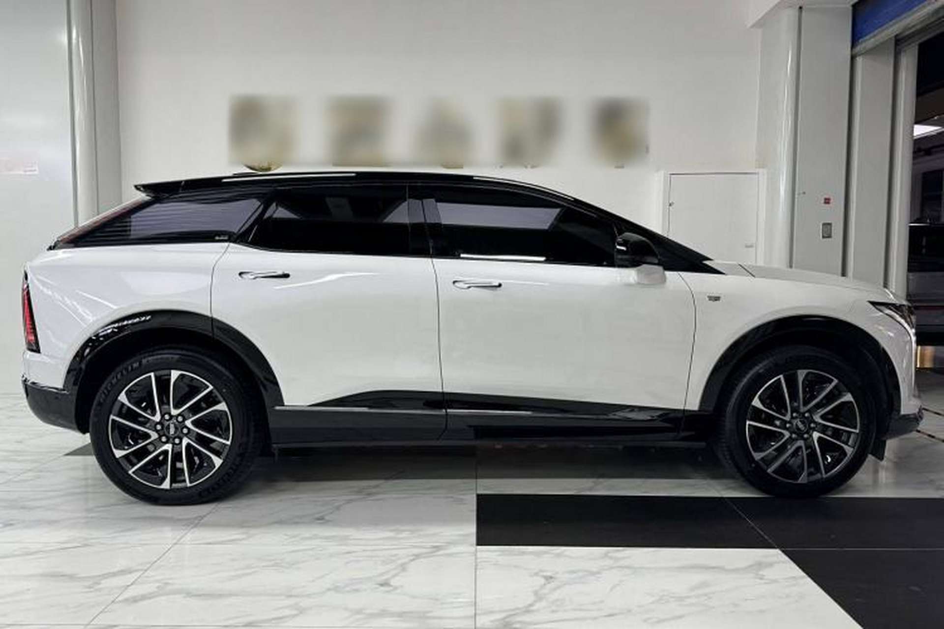 Used Cadillac OPTIQ 2024 Four-Wheel Drive Long-Range Version Exterior 4