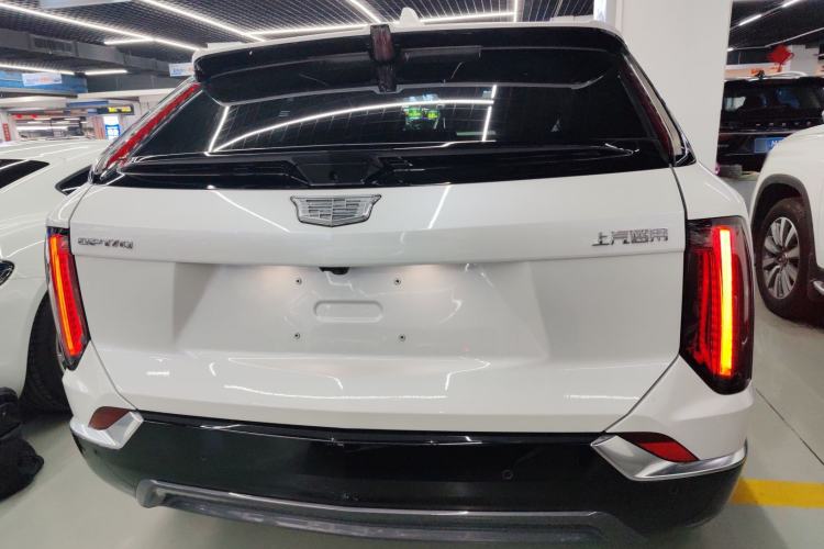 Used Cadillac OPTIQ 2024 Standard Range Version Exterior 4