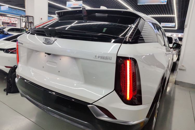 Used Cadillac OPTIQ 2024 Standard Range Version Exterior 5