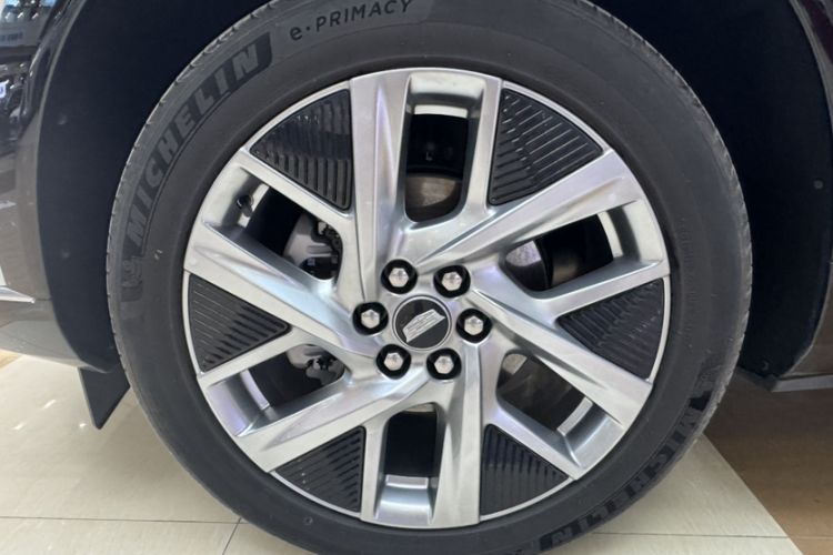 Used Cadillac OPTIQ 2024 Standard Range Version Exterior 6