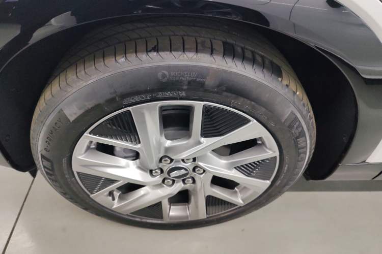 Used Cadillac OPTIQ 2024 Standard Range Version Exterior 7