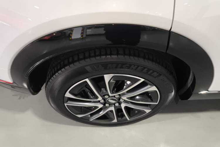 Used Cadillac OPTIQ 2024 Four-Wheel Drive Long-Range Version Exterior 8