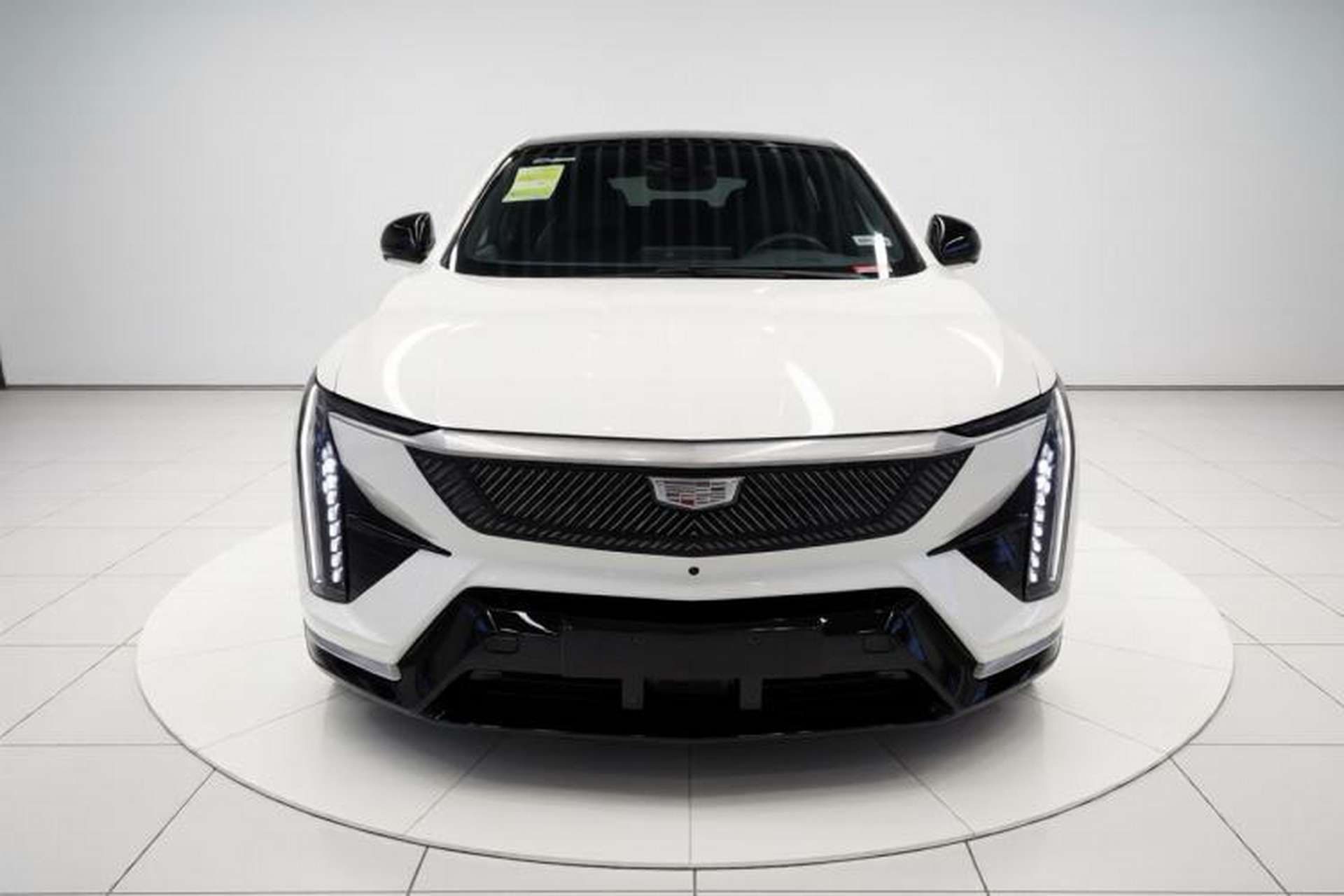 Used Cadillac OPTIQ 2024 Standard Range Version Front