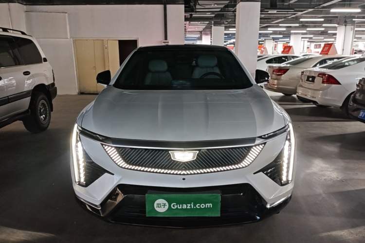 Used Cadillac OPTIQ 2024 Standard Range Version Front