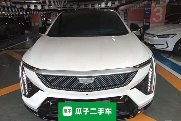 Used Cadillac OPTIQ 2024 Standard Range Version Front