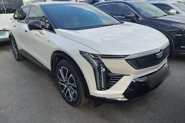 Used Cadillac OPTIQ 2024 Four-Wheel Drive Long-Range Version Front Right 45 Deg